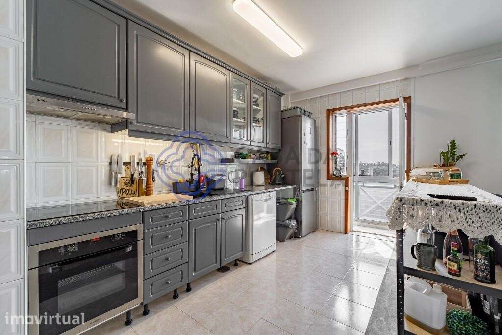 Apartamento T2+1 com excelente exposição solar, em condomínio com jard - Grande imagem: 5/27