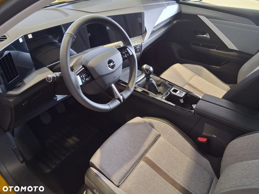 Opel Astra V 1.2 T Elegance S&S - 8