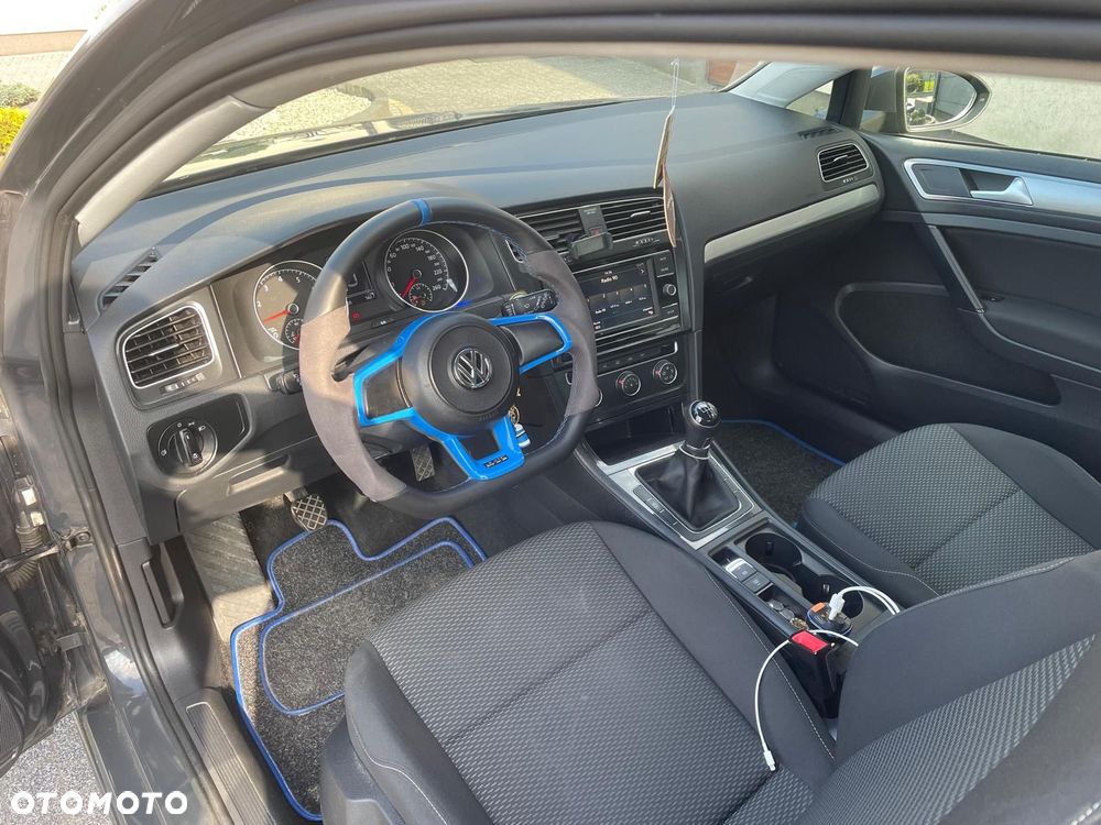 Volkswagen Golf - 17