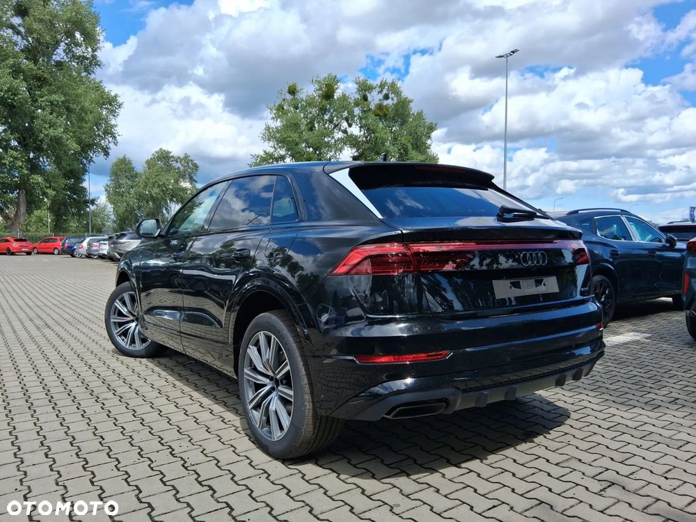 Audi Q8 55 TFSI e PHEV Quattro Tiptronic - 4