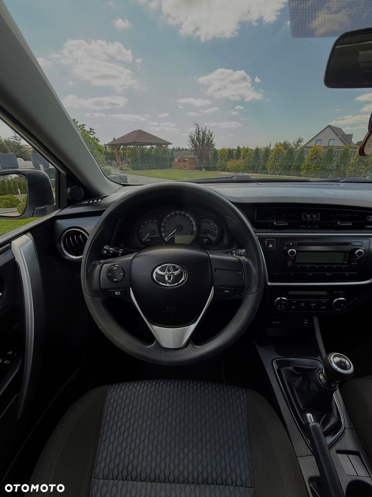 Toyota Auris 1.4 D-4D Active - 9