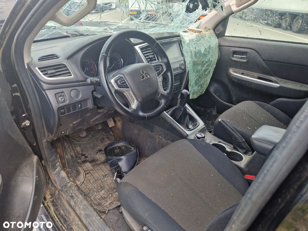 Mitsubishi L200 - 7