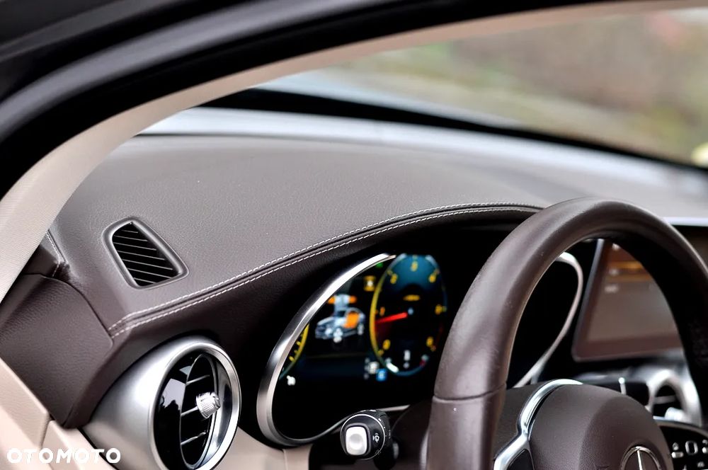 Mercedes-Benz GLC 200 d 4Matic 9G-TRONIC Exclusive - 28