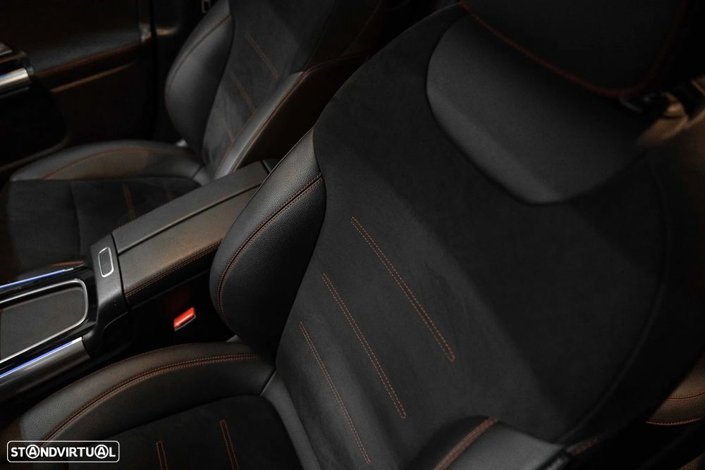 Mercedes-Benz GLA 200 d AMG Line - 24