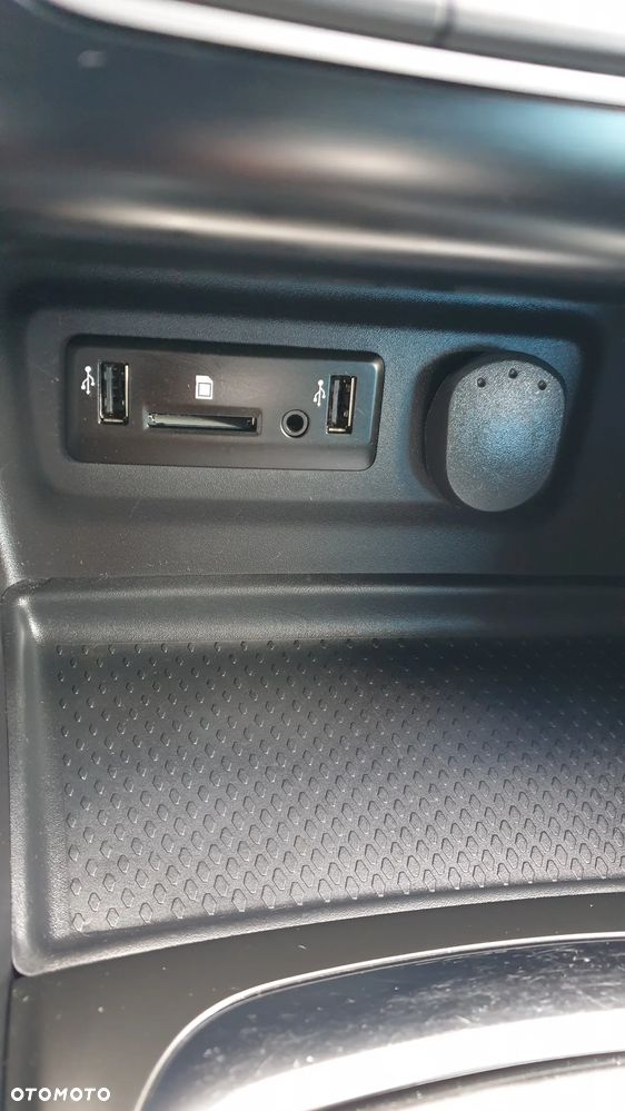 Renault Megane ENERGY TCe 130 EDC BOSE EDITION - 27