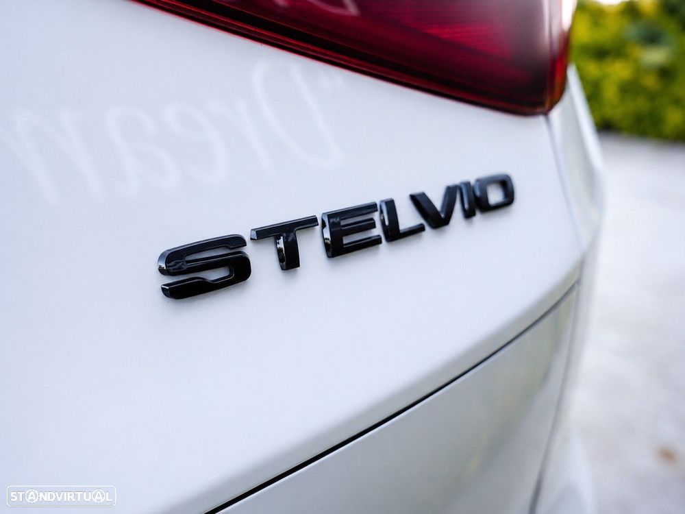 Alfa Romeo Stelvio 2.2 D Super AT8 - 32