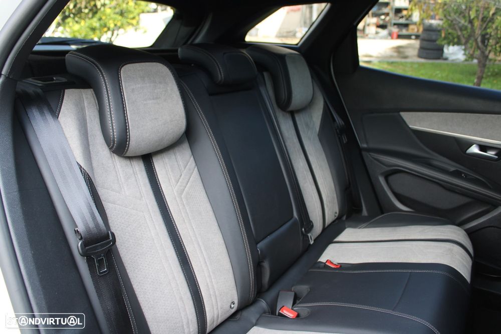 Peugeot 3008 1.6 Hybrid GT e-EAT8 - 26