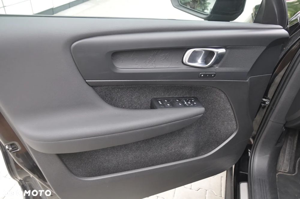 Volvo XC 40 Recharge Plus - 17