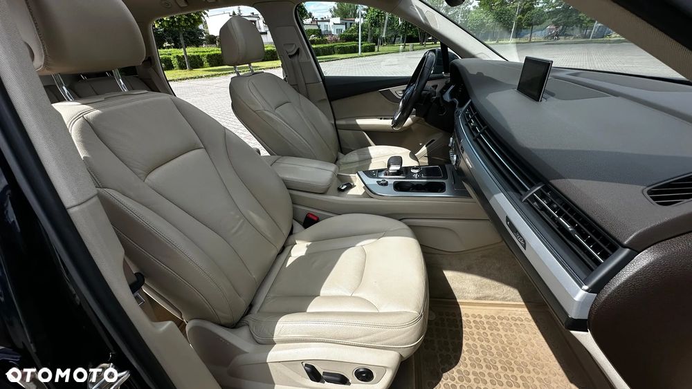 Audi Q7 - 7