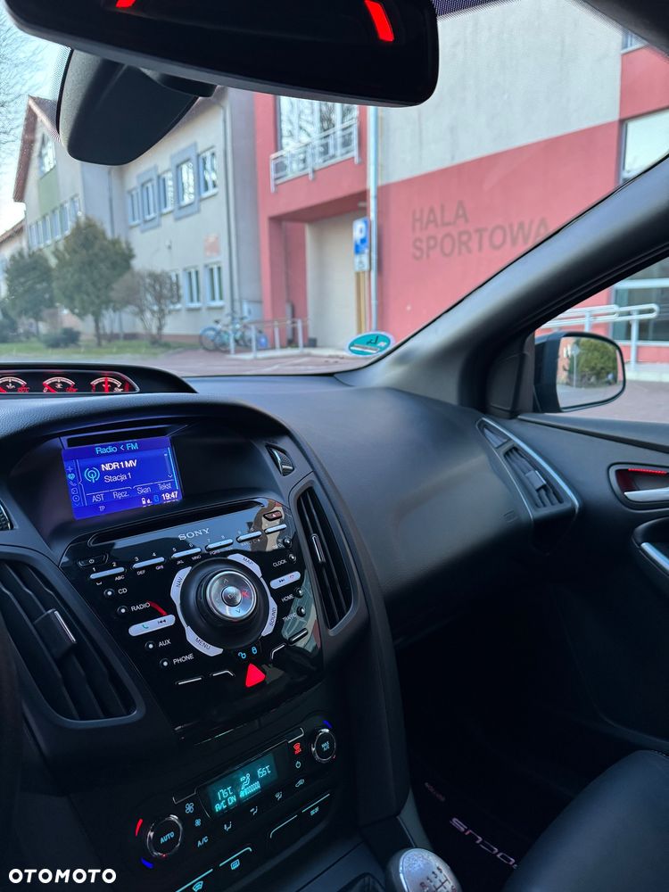 Ford Focus 2.0 EcoBoost ST mit Leder-Sport-Paket - 14