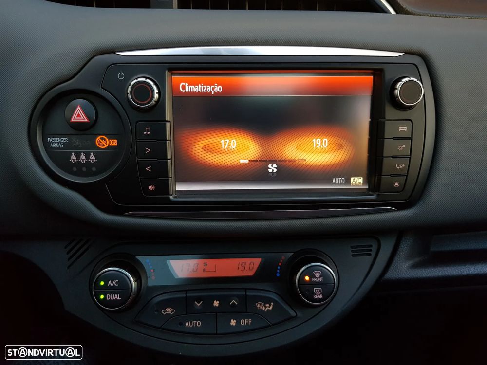 Toyota Yaris 1.4 D-4D Sport+P.Techno +T.Panoramico - 21