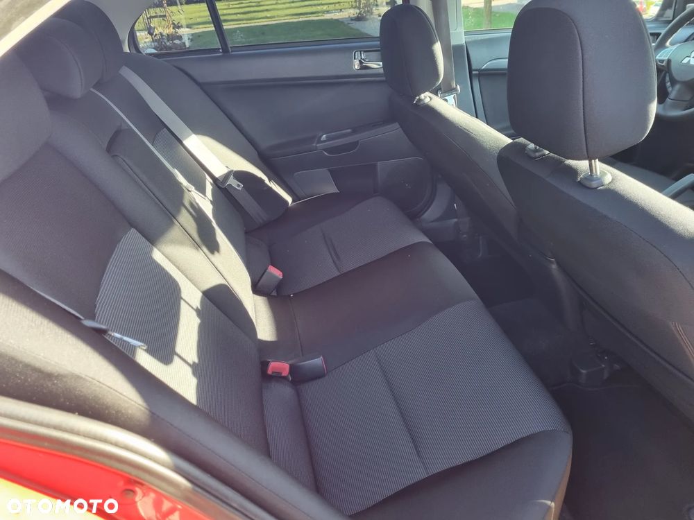 Mitsubishi Lancer - 18