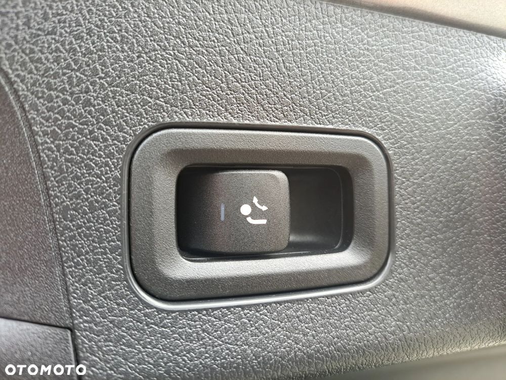 Mercedes-Benz CLA ver-250-e-shooting-brake-8g--dct-edition-amg-line - 29