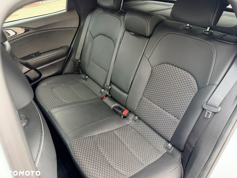 Kia XCeed 1.5 T-GDI Business Line - 17