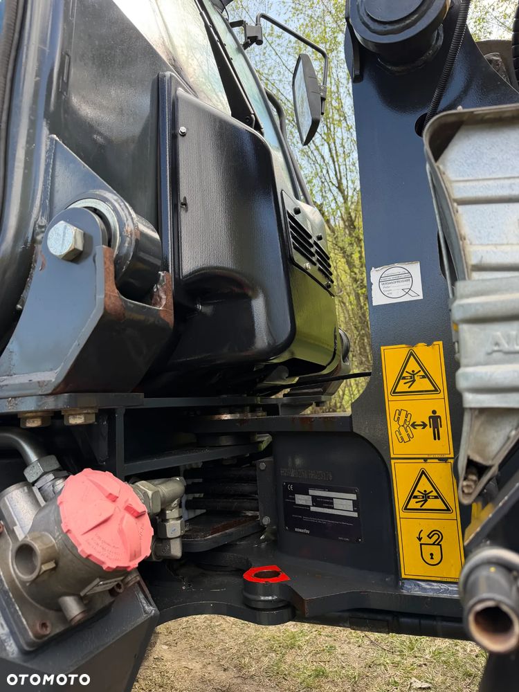 Komatsu WA70-7 Ładowarka Kołowa łamana 2016 rok.  Jak Nowa!  Oryginał łyżka. Mocny silnik 4cylindry. Zero luzów i wycieków. Aktualne Badania DEKRA BMWT. Wielka Okazja. Maszyna jak nowa z Salonu. 4200mtg. Pochodzi z Norweskiego urzędu gminy. Dodatkowe linie Hydrauliczne. Szybka wolna Jazda Rewers Hydrostatic.  Wersja Norwesk Mocne doświetlenie dodatkowe grzanie. kabina Ogrzewana wentylowana! Zmiana Osprzętu Hydrauliczna! - 23