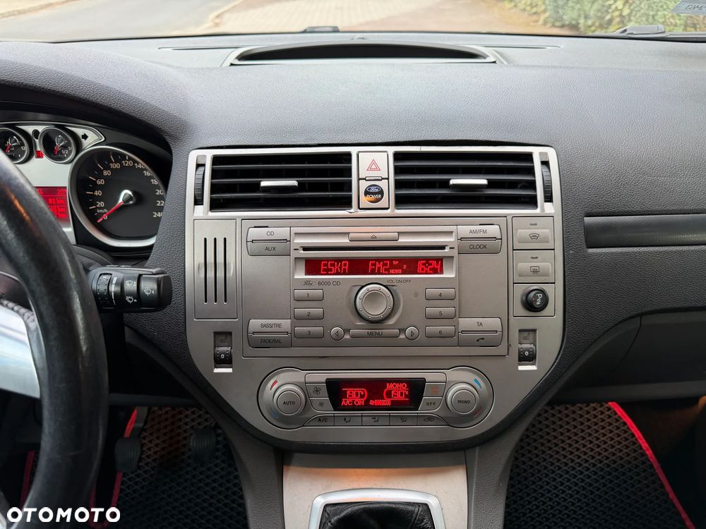 Ford Kuga - 35
