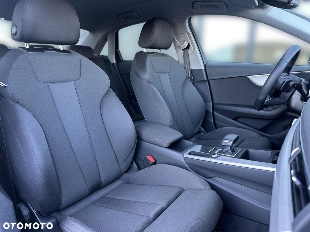 Audi A4 Limousine - 16