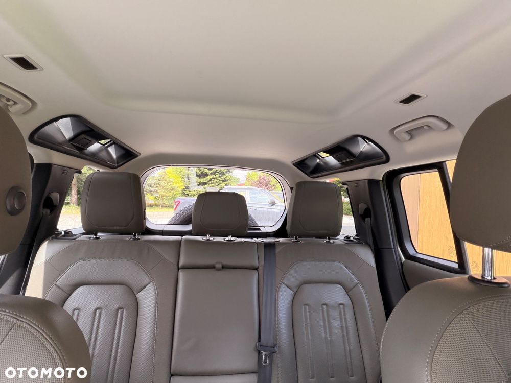 Land Rover Defender 2.0 D240 SE - 4
