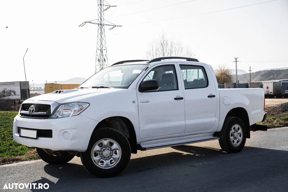 Toyota Hilux 4x4 Double Cab Life - 2