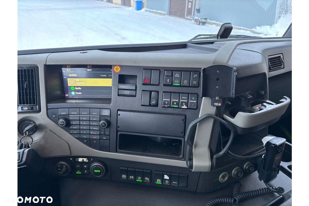 Volvo FM 370 6x2*4 + EURO6 + CARRIER SUPRA 1150 - 23