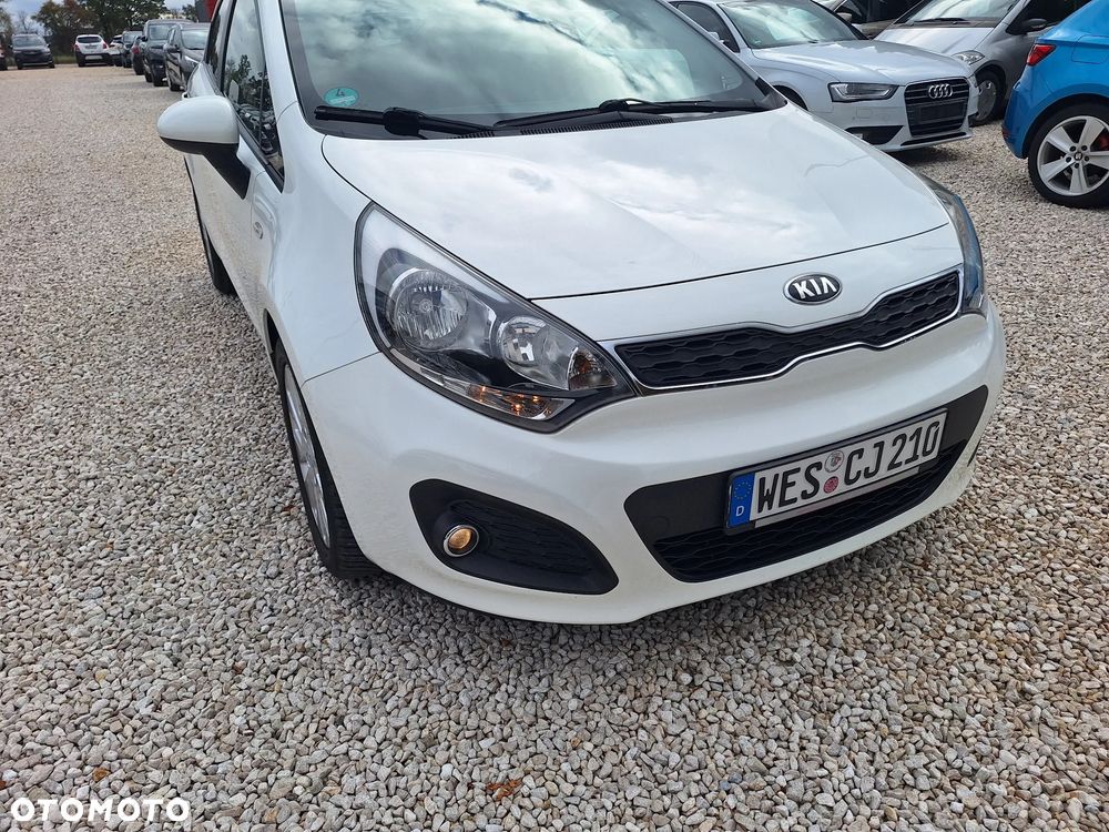 Kia Rio 1.4 Fifa World Cup Edition - 4