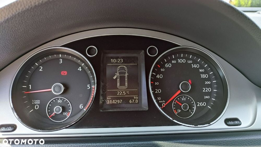 Volkswagen Passat - 28
