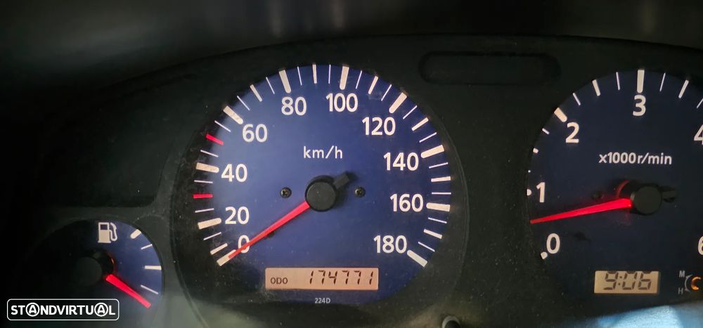 Nissan Pick Up - 7