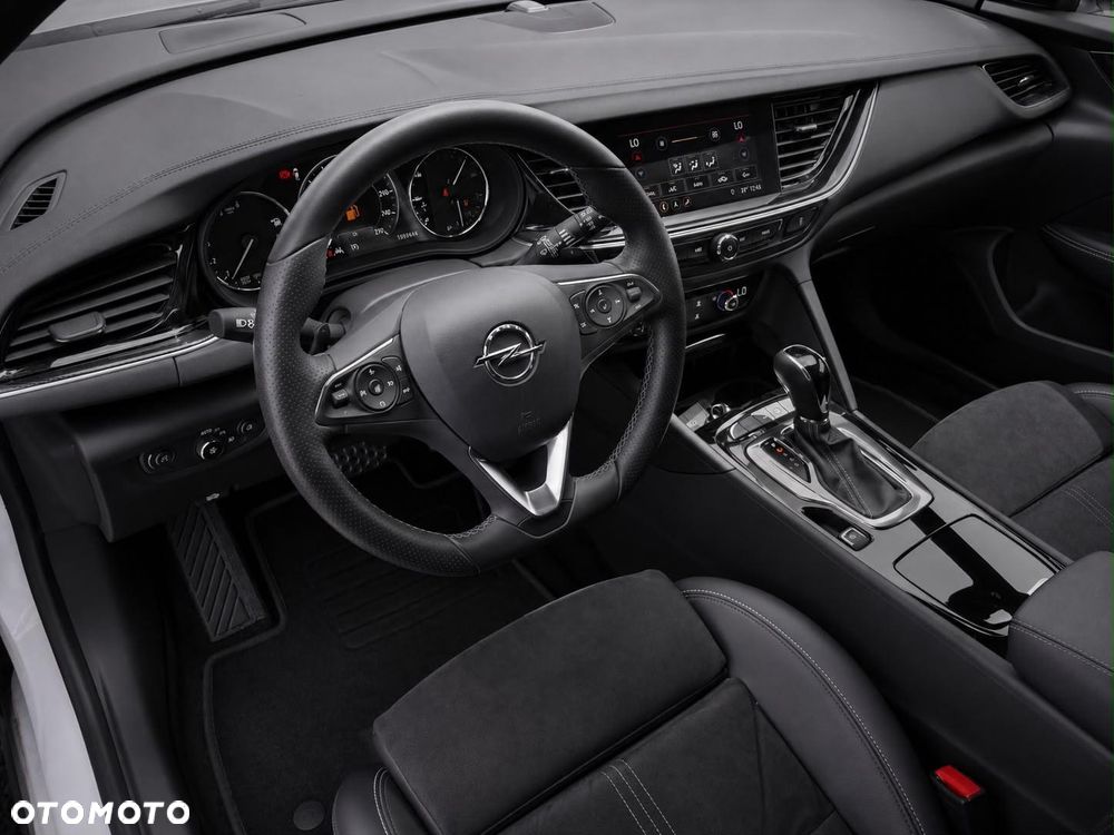 Opel Insignia - 11