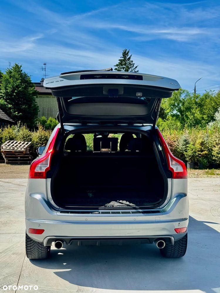 Volvo XC 60 D4 R-Design - 3