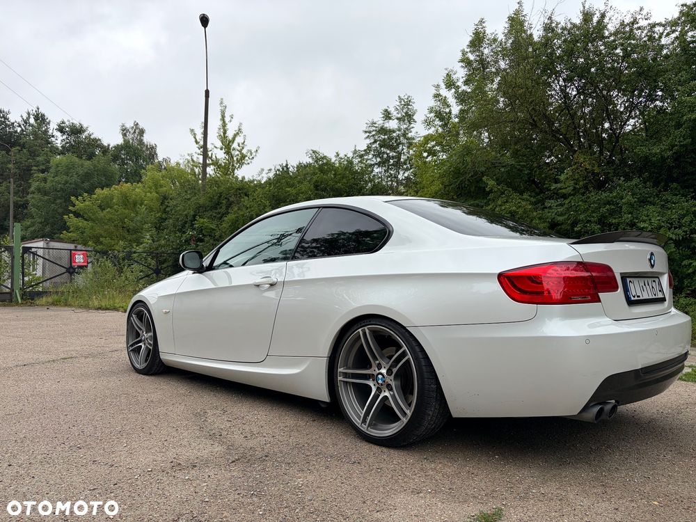 BMW Seria 3 325i - 5