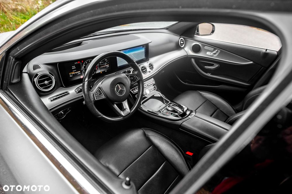 Mercedes-Benz Klasa E 250 9G-TRONIC Avantgarde - 32