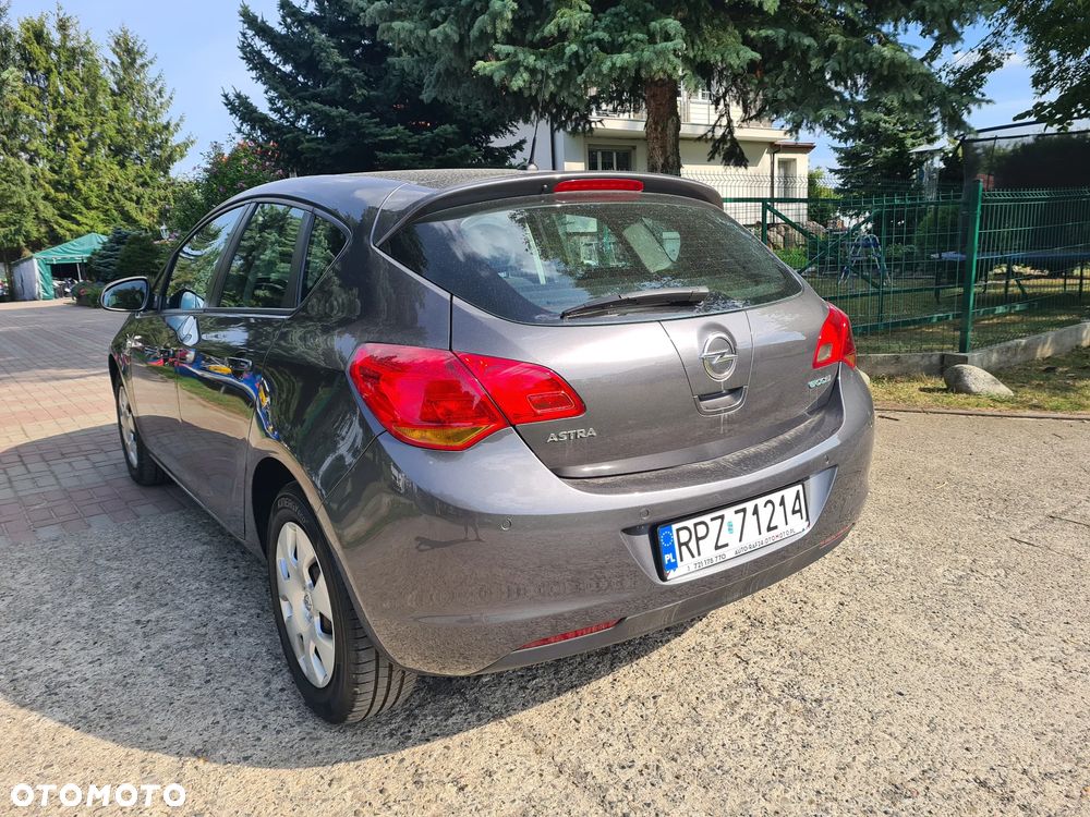 Opel Astra - 13