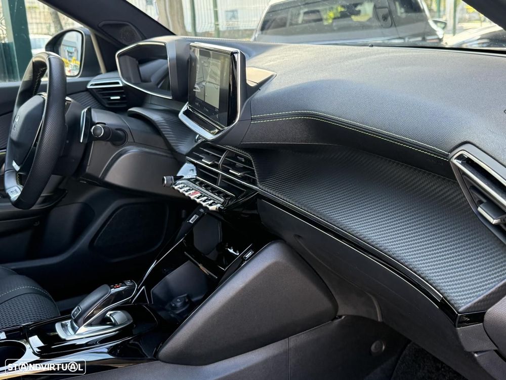 Peugeot 2008 1.2 PureTech GT EAT8 - 40