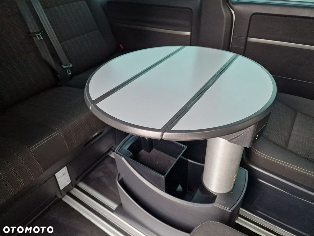 Volkswagen Multivan - 11