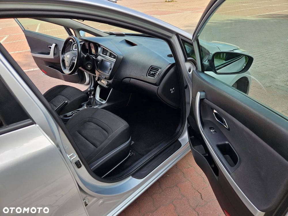 Kia Ceed 1.6 GDI L Business Line - 11