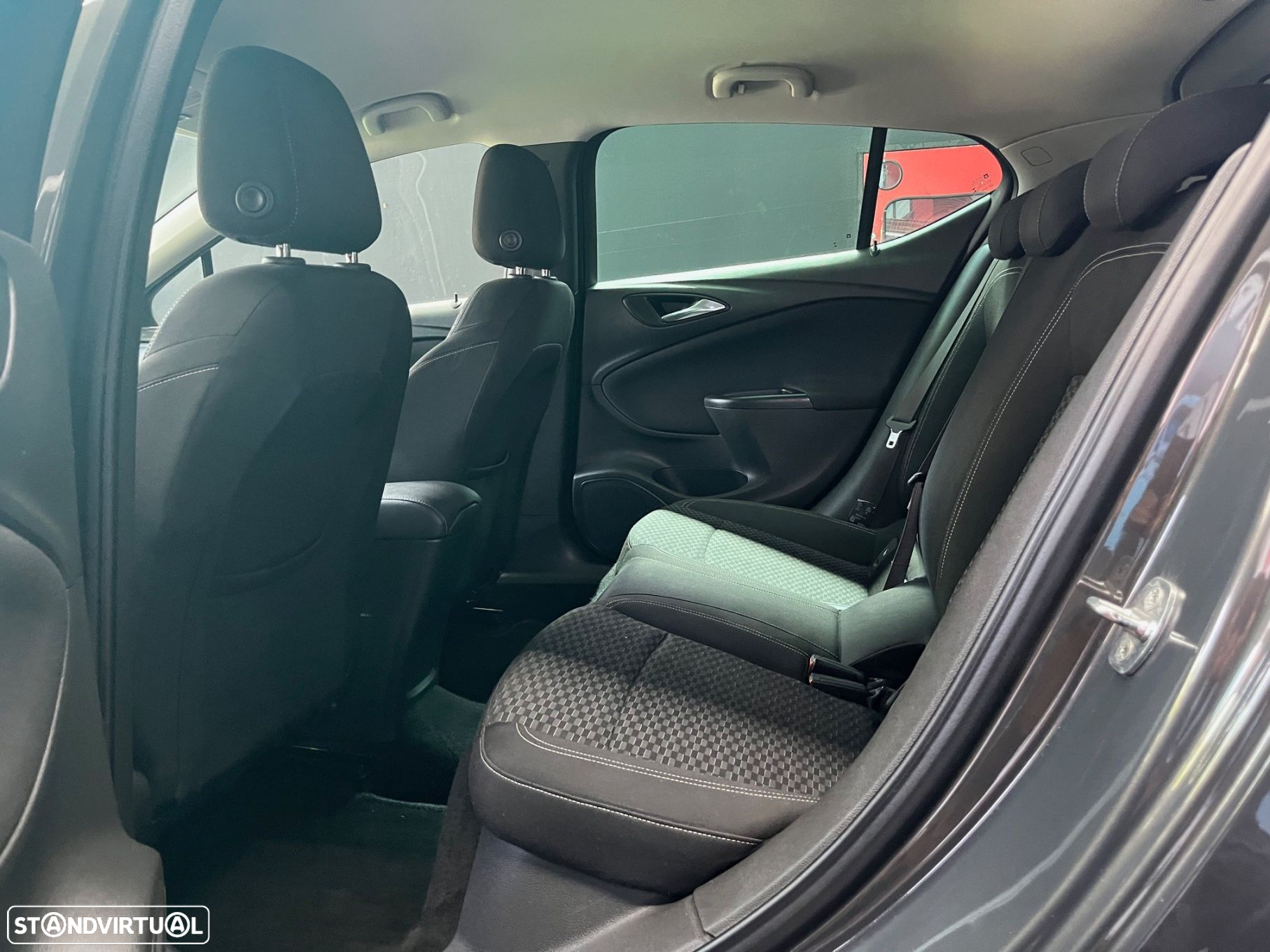 Opel Astra 1.6 CDTI Business Edition S/S - 10