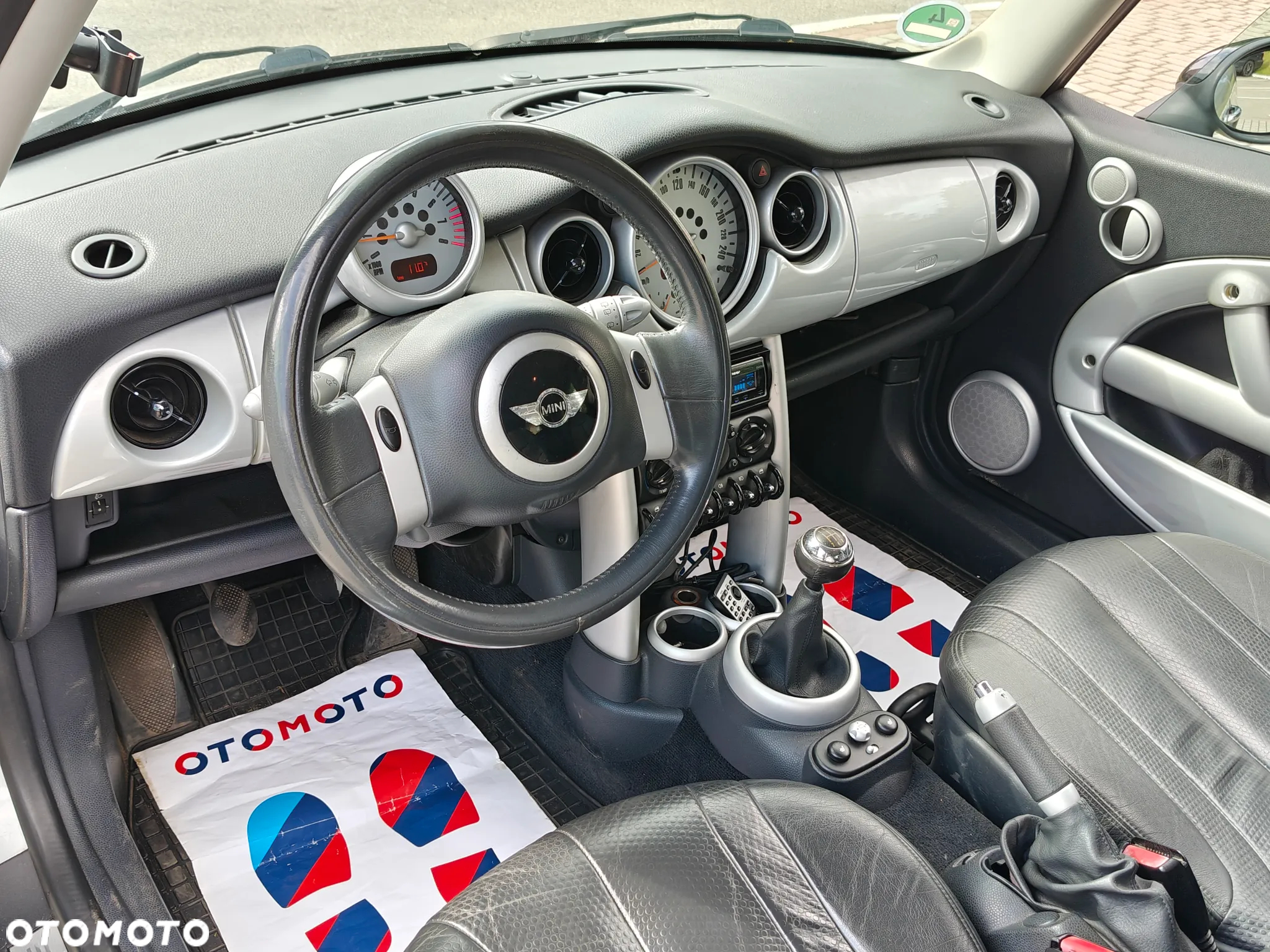 MINI Cooper Standard - 16