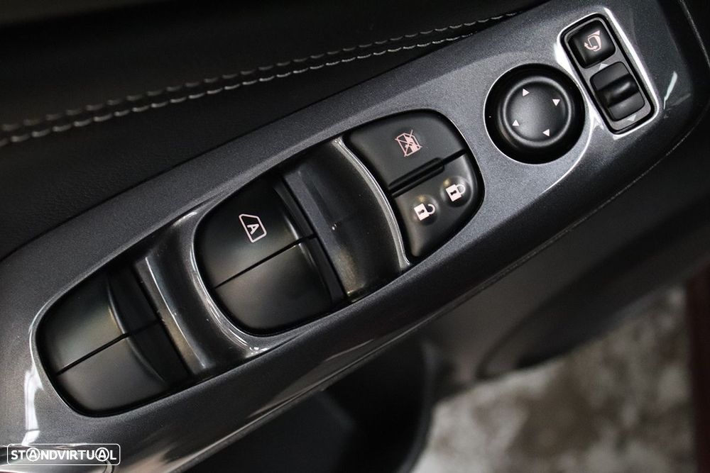 Nissan Juke 1.0 DIG-T N-Design Black - 19