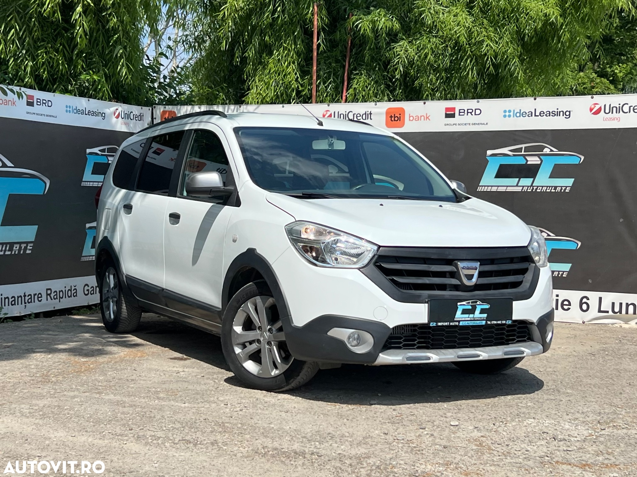 Dacia Lodgy TCe 115 Stepway - 3