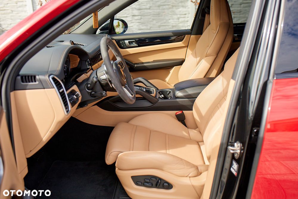 Porsche Cayenne - 21