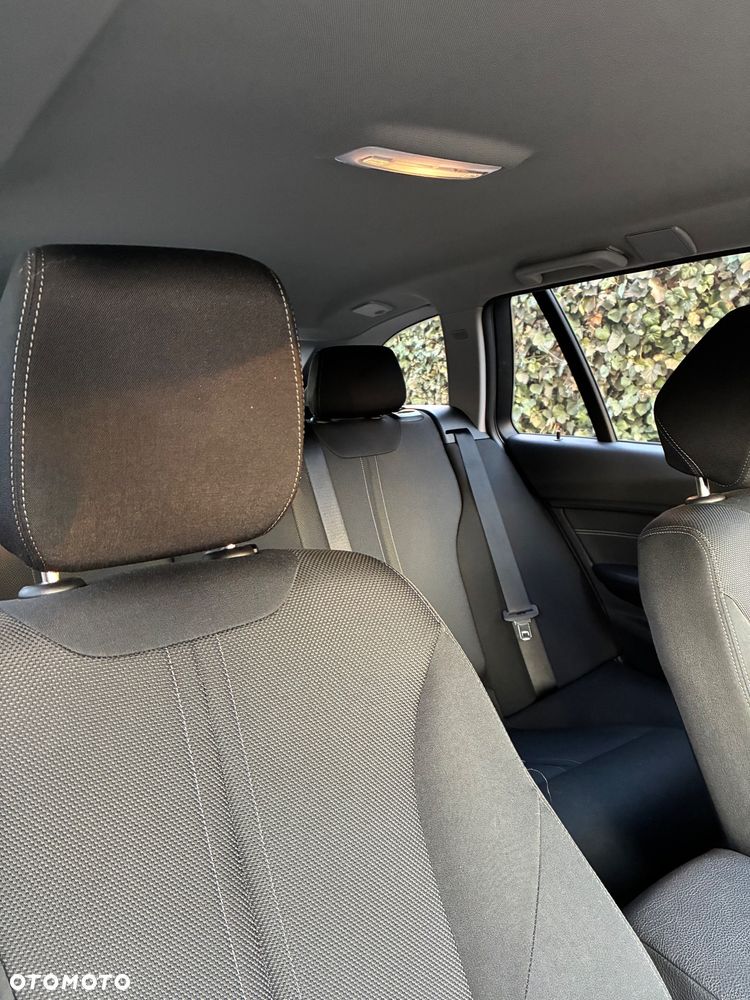 BMW Seria 3 320i Advantage - 38