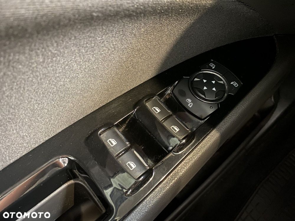 Ford Mondeo - 30