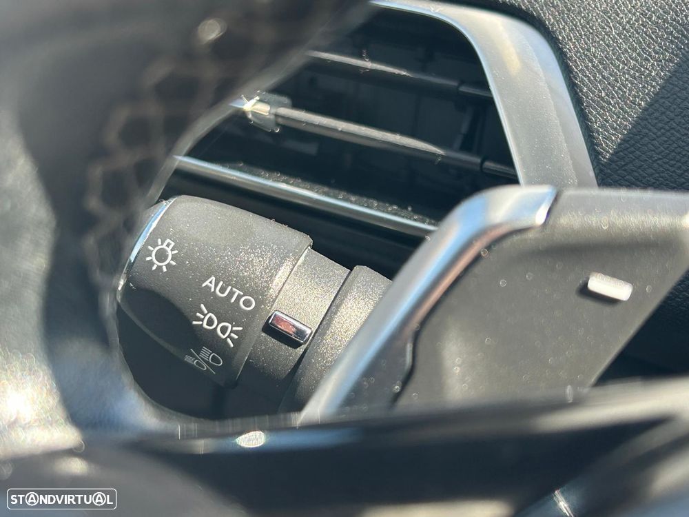 Peugeot 3008 1.6 Hybrid Allure e-EAT8 - 13