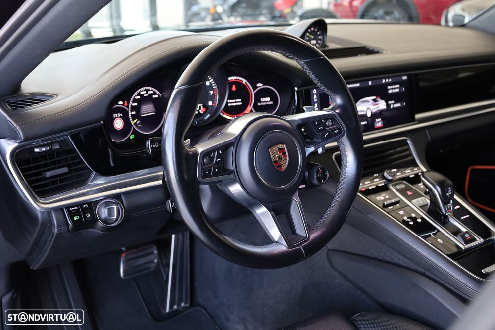 Porsche Panamera Sport Turismo - 16