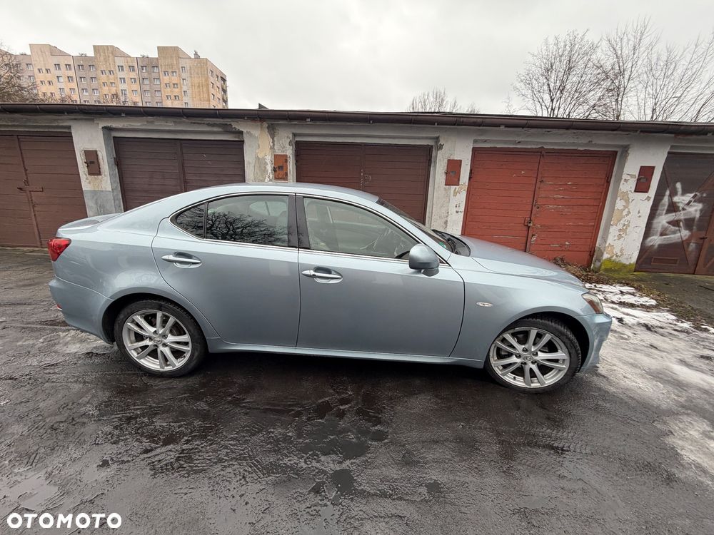 Lexus IS 220 D Prestige - 3