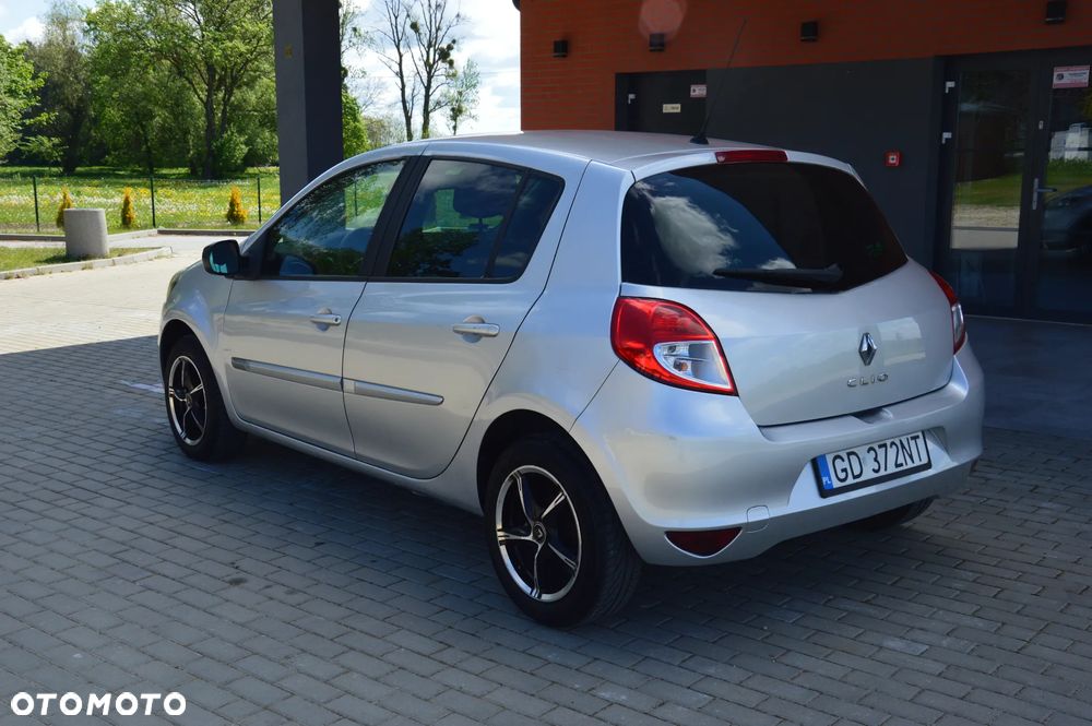 Renault Clio - 17