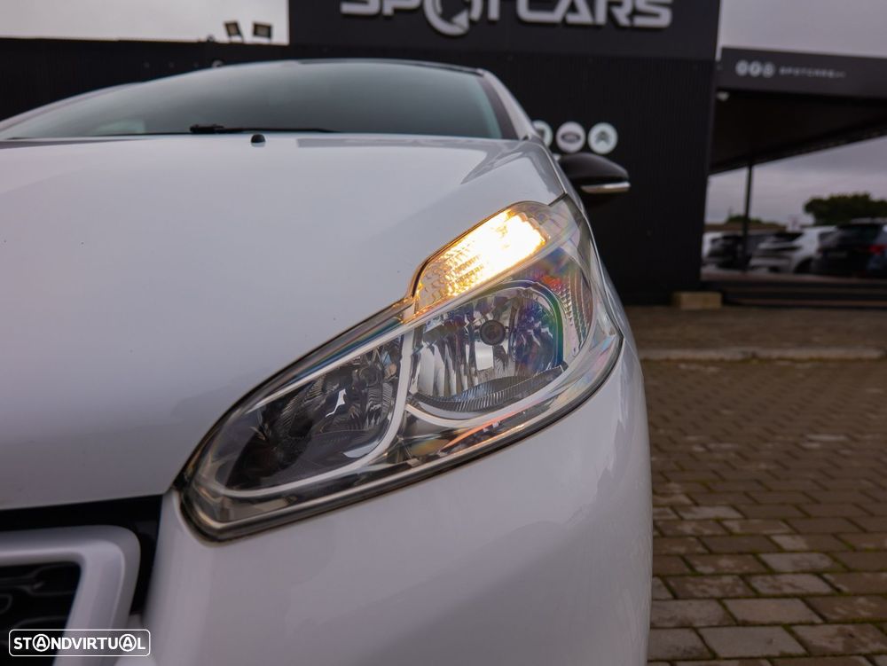 Peugeot 208 1.4 HDi - 23