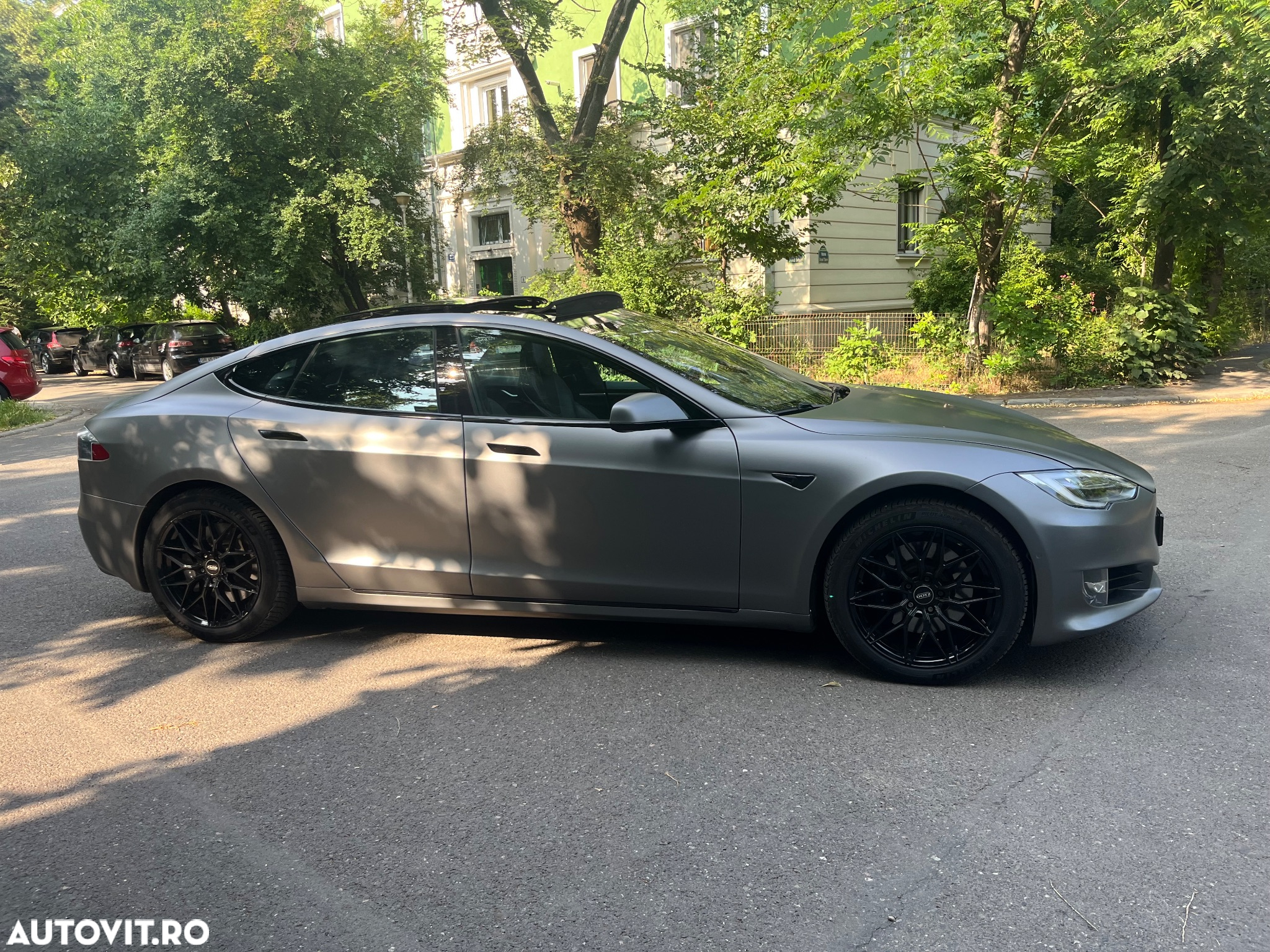 Tesla Model S Performance - 11