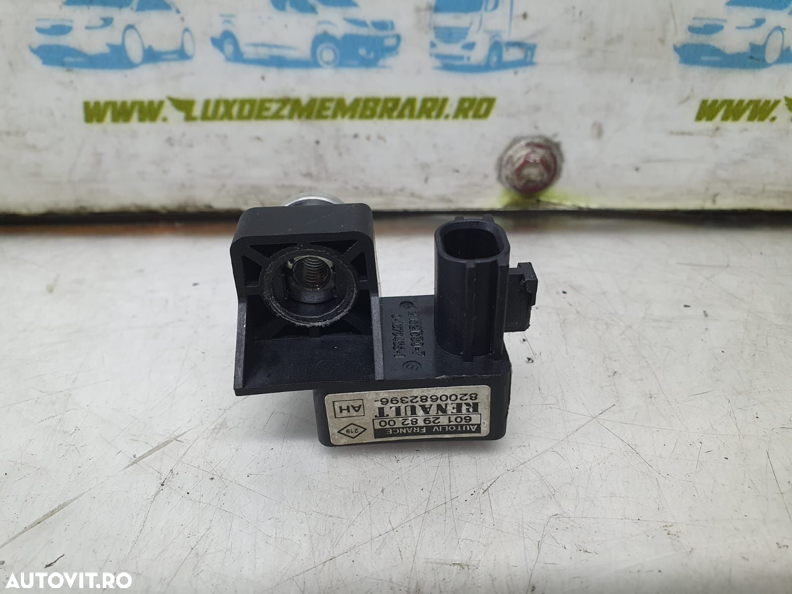 Senzor impact 8200682396 Renault Megane 2 [2002 - 2006] 1.5 dci K9K73 - 2