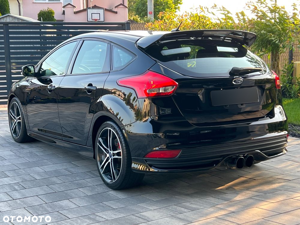 Ford Focus 2.0 EcoBoost ST - 10